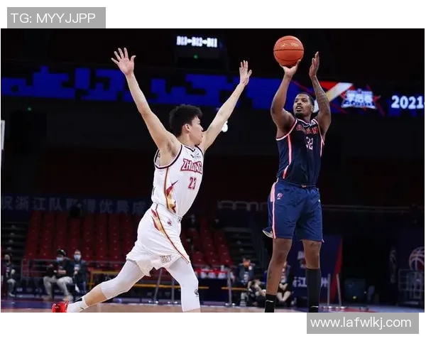 6月27日CBA四川队与山东队激战正酣精彩对决引发球迷热议 6月27日CBA四川队与山东队激战正酣精彩对决引发球迷热议