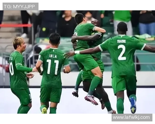 庆南队迎战全北现代期待精彩对决10月2日足球盛宴即将上演